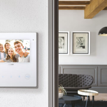Vimar presenta il videocitofono smart Tab 5S Up: il connesso da 5″