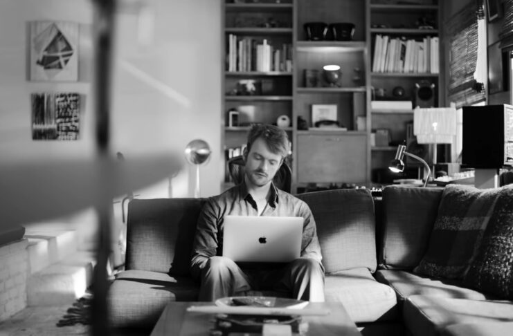 Due nuovi spot Apple Behind the Mac