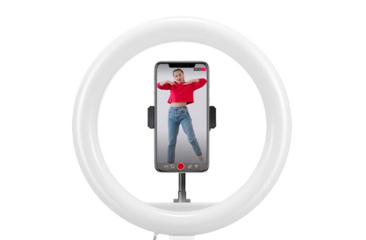 Celly Clickring USB e BT, le luci anulari per smartphone