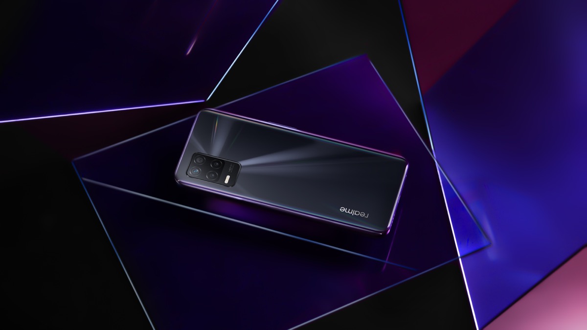 Ecco realme 8 5G e realme 8, i due nuovi smartphone per tutti Ecco realme 8 5G e realme 8, i due nuovi smartphone per tutti