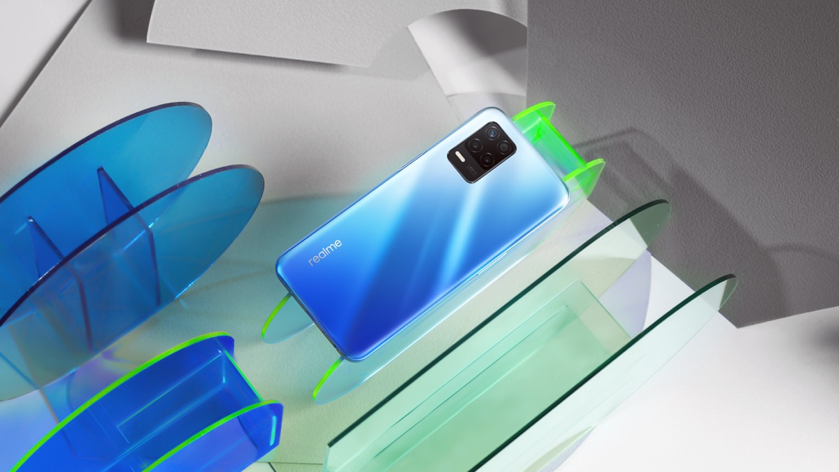 Ecco realme 8 5G e realme 8, i due nuovi smartphone per tutti Ecco realme 8 5G e realme 8, i due nuovi smartphone per tutti