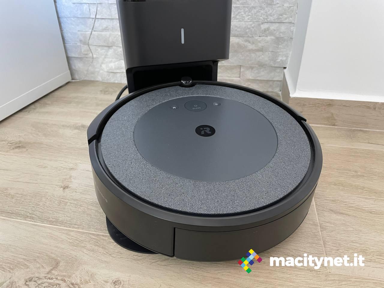 Recensione iRobot Roomba i3+: auto svuotante, ma con qualche compromesso Recensione iRobot Roomba i3+: auto svuotante, ma con qualche compromesso