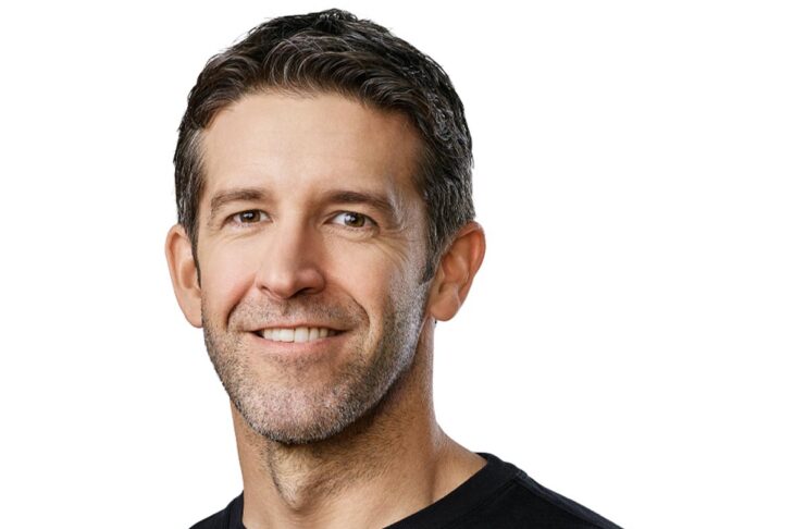 Il vice presidente senior John Ternus nella pagina di Apple dedicata ai dirigenti