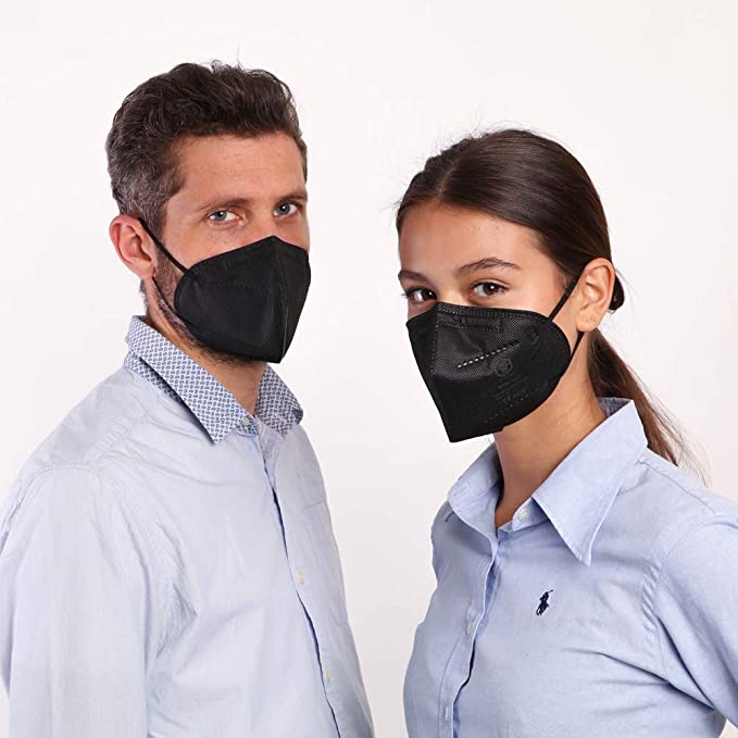 Su Amazon mascherine FFP2 di colore nero, comode e certificate: solo 76 cent l’una