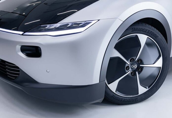 Bridgestone e Lightyear per la prima auto elettrica solare a lungo raggio