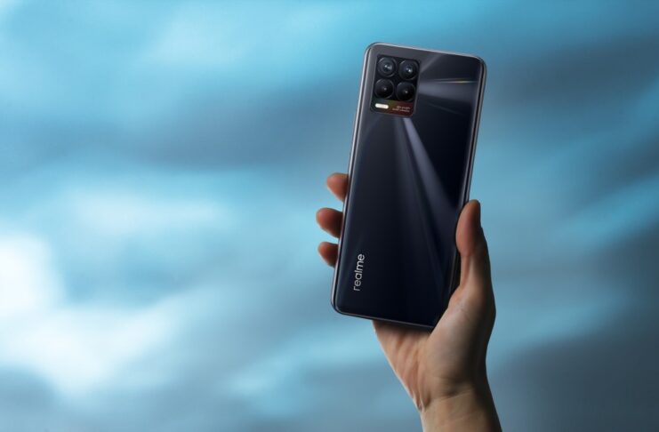 Ecco realme 8 5G e realme 8, i due nuovi smartphone per tutti
