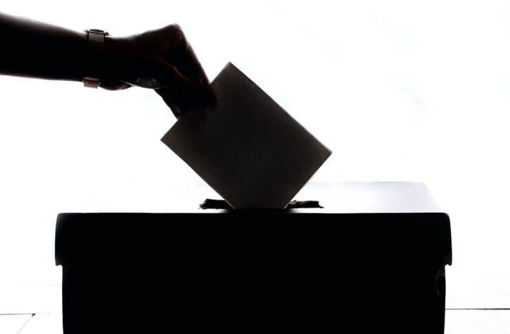 L’idea del voto tramite smartphone di Tim Cook è “insensata” per lo chief election officer dell’Ohio