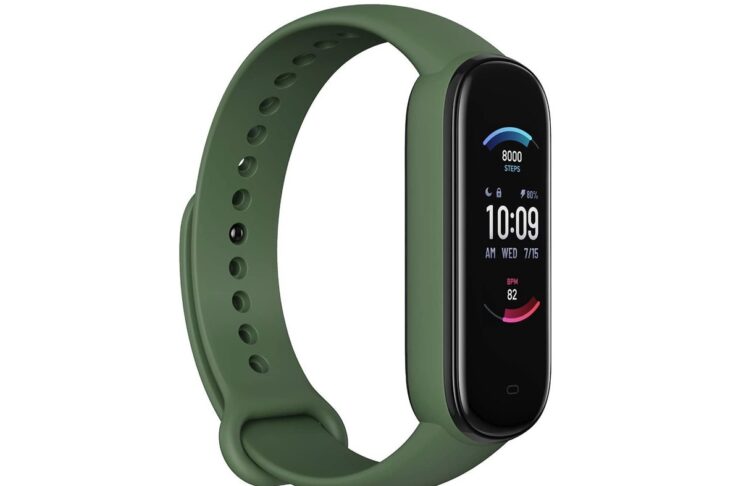 Amazfit Band 5, rileva ossigeno nel sangue e gatti al prezzo minimo con coupon: 29,91 euro