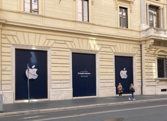 Apple Store Roma Via del Corso, scatta il conto alla rovescia ...