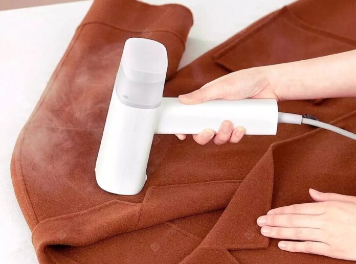 Ferro da stiro verticale Xiaomi portatile in offerta: da casa e da viaggio