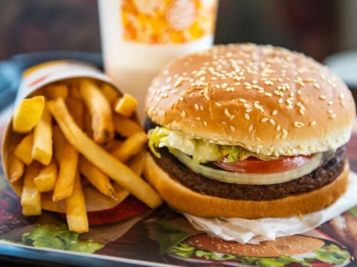 Impossible Burger, l’hamburger di carne senza carne arriva nelle scuole USA