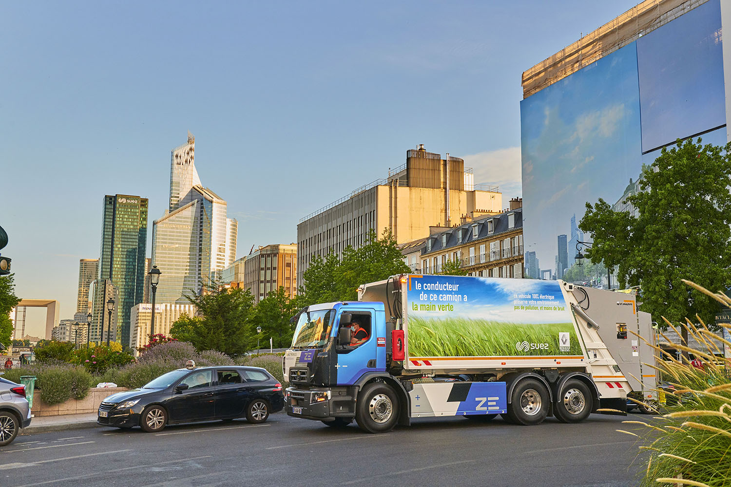 Veicoli elettrici: a Neuilly-sur-Seine la raccolta differenziata con 10 Trucks D Wide Z.E.