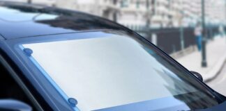 Baseus, il parasole arrotolabile per auto in offerta lampo a 27 euro
