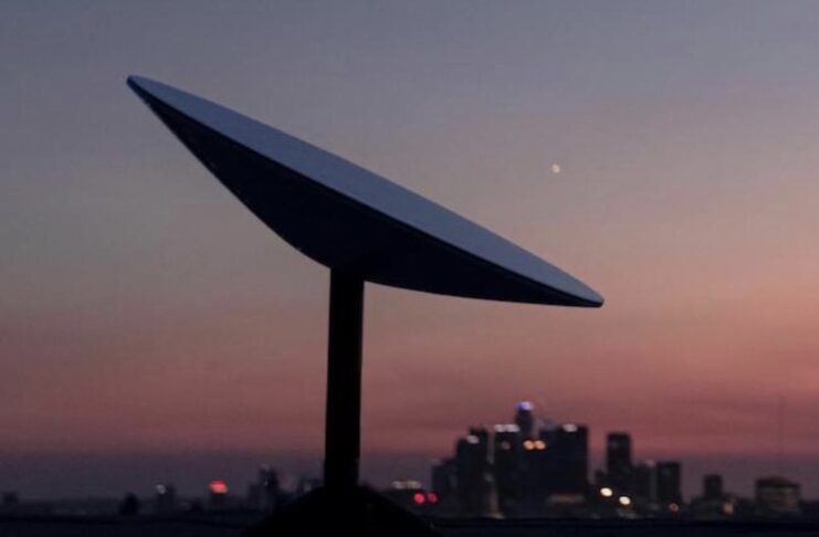 La carovana di luci nella notte. Ecco Starlink di Elon Musk