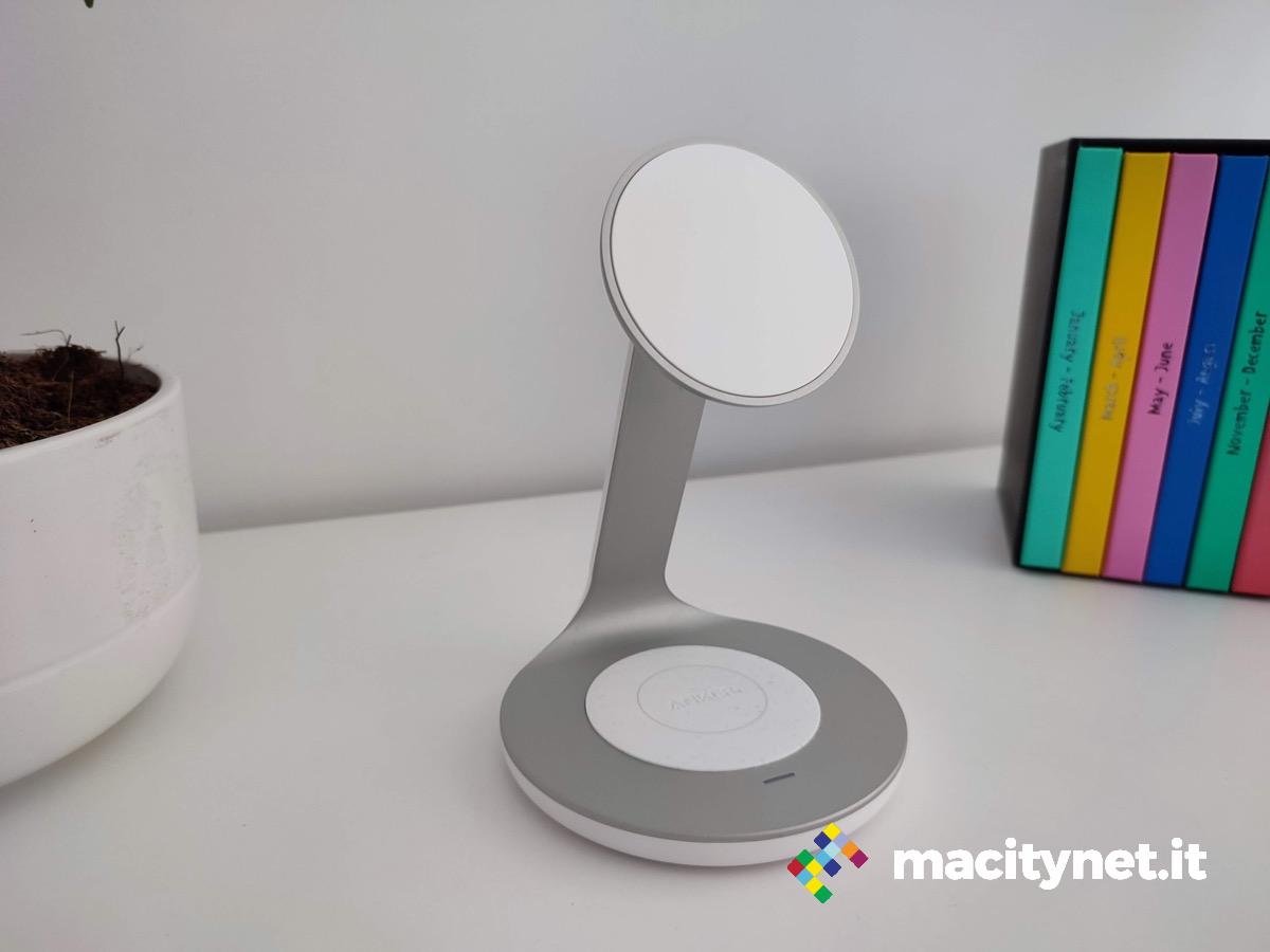 Recensione caricabatterie wireless magnetico Anker 2-in-1