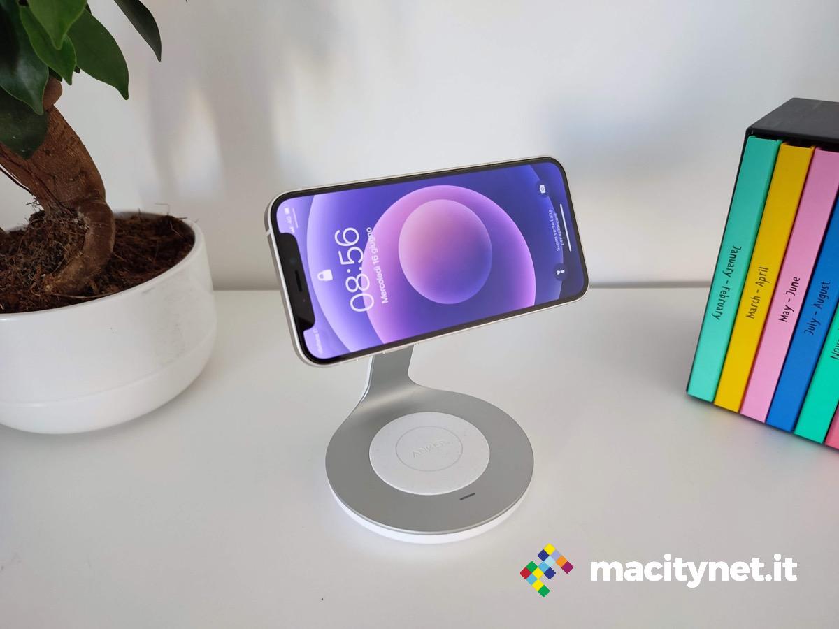 Recensione caricabatterie wireless magnetico Anker 2-in-1