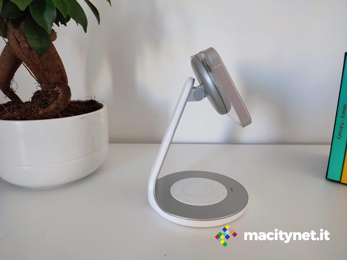 Recensione caricabatterie wireless magnetico Anker 2-in-1
