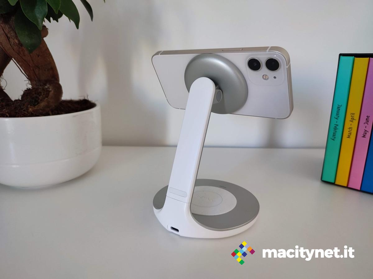 Recensione caricabatterie wireless magnetico Anker 2-in-1