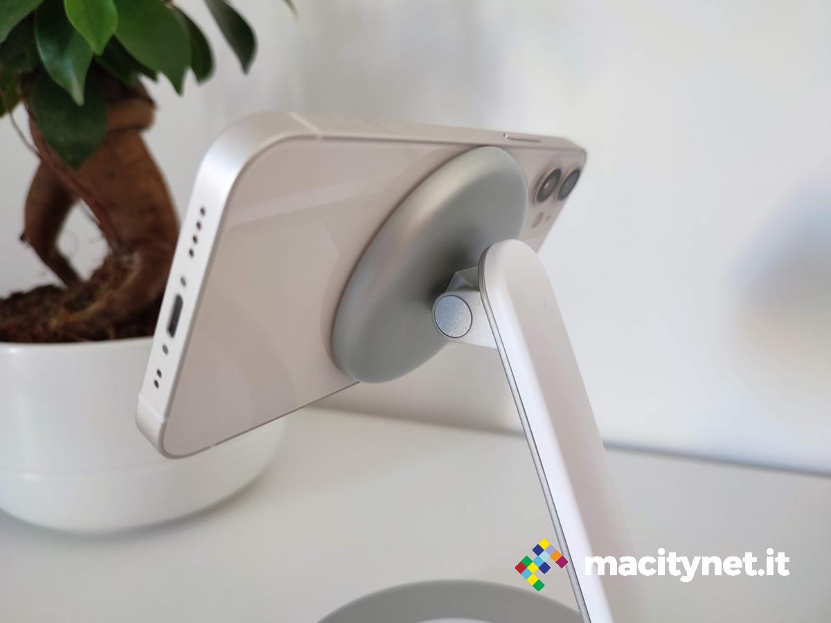 Recensione caricabatterie wireless magnetico Anker 2-in-1