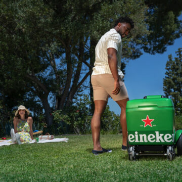 Heineken BOT è il robot che ti segue con la birra fresca