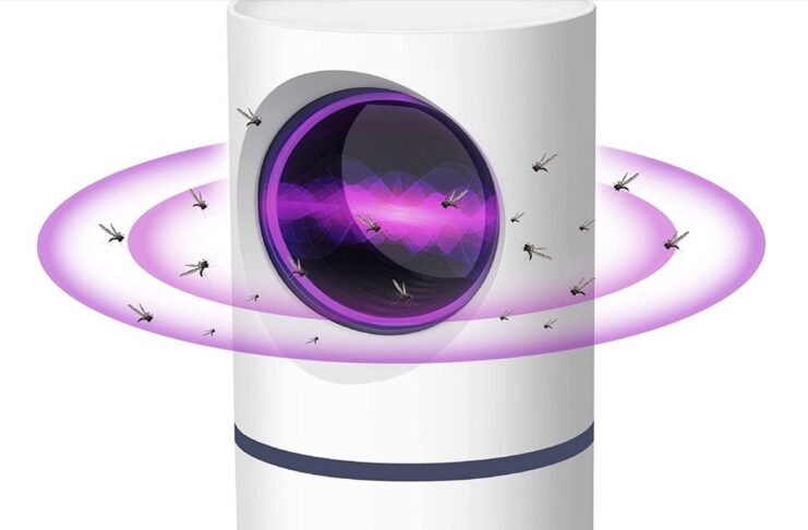 Su Amazon lampada acchiappa-zanzare USB a soli 8,98 €