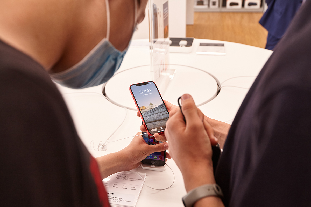 Apre in centro a Catania R-Store, Rivenditore Premium Apple (Apple Premium Reseller) Apre in centro a Catania R-Store, Rivenditore Premium Apple (Apple Premium Reseller)