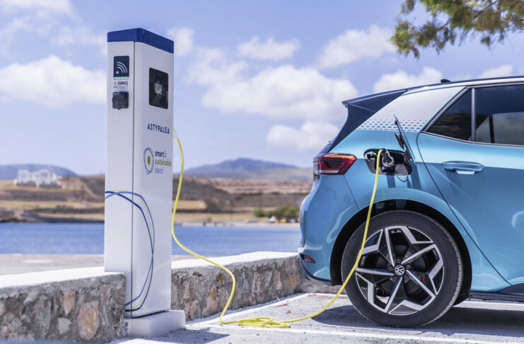 Grecia, sull’isola di Stampalia avviata la transizione completa alla mobilità elettrica