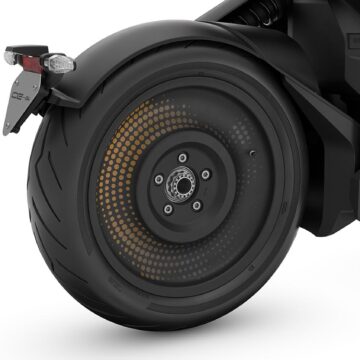 BMW CE 04, mobilità urbana a due ruote a propulsione elettrica