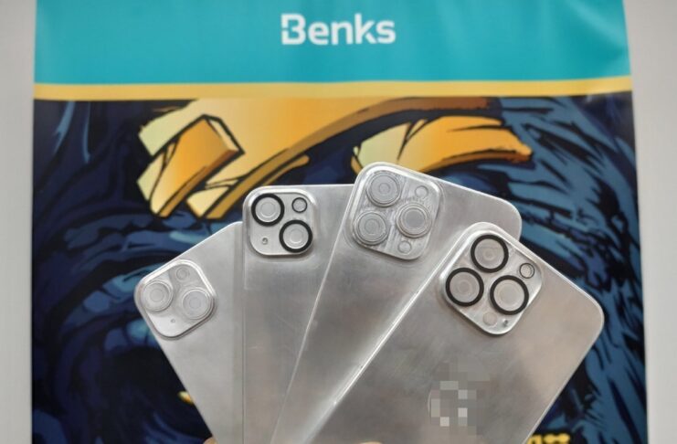 iPhone 13, tutti i modelli degli stampi mostrati in foto