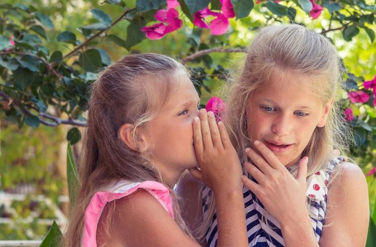 Apple vuole capire chi c’è dietro una “gola profonda” cinese che diffonde indiscrezioni