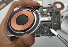 Lo smontaggio del MagSafe Battery Pack di Apple Lo smontaggio del MagSafe Battery Pack di Apple