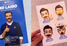 In alcuni Apple Store regalano gli sticker di Ted Lasso