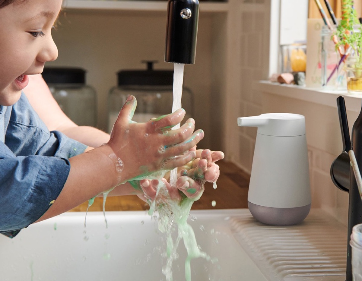 Amazon lancia il dispenser di sapone smart in USA Amazon lancia il dispenser di sapone smart in USA