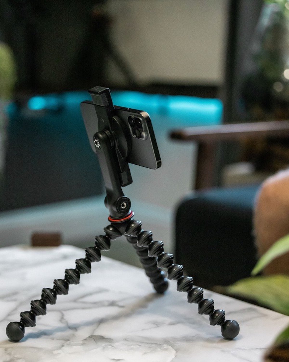 Il treppiede GorillaPod di Joby ora è compatibile con MagSafe Il treppiede GorillaPod di Joby ora è compatibile con MagSafe