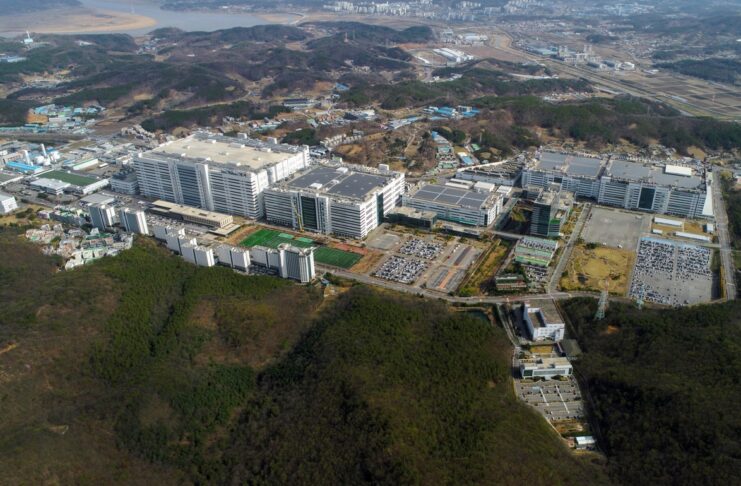 LG investe 2,8 miliardi di dollari per costruire OLED per Apple