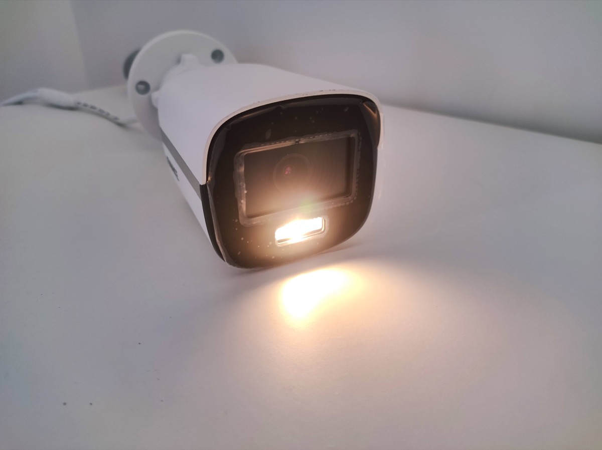 In prova ANNKE NC400, la camera di sicurezza che vi fa vedere i colori al buio