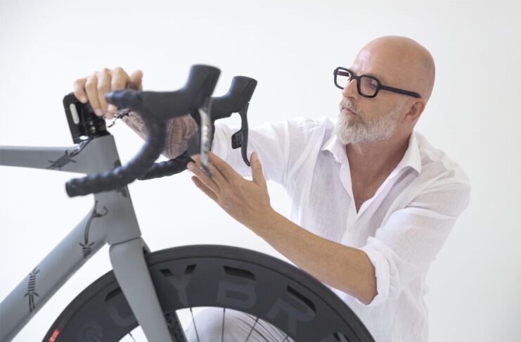 Cybro propone bici custom e high-tech realizzate da artisti del telaio