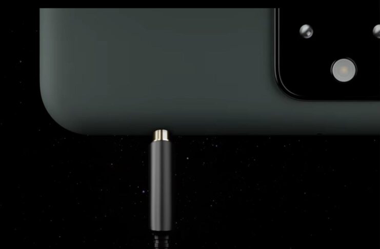 Google prende in giro Jony Ive nello spot per il Pixel 5a