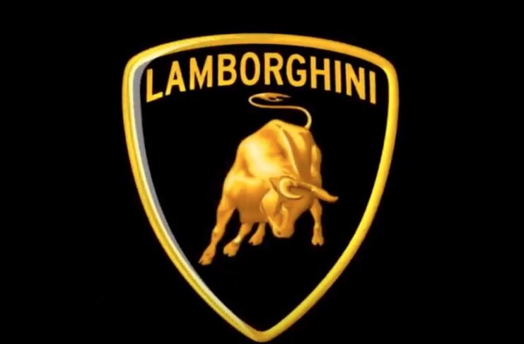 Lamborghini Countach, la leggenda sta per tornare in versione ibrida