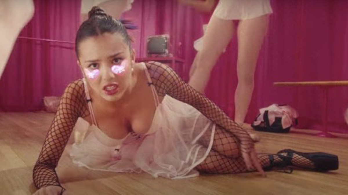 Apple presenta il video musicale di Olivia Rodrigo made on iPad