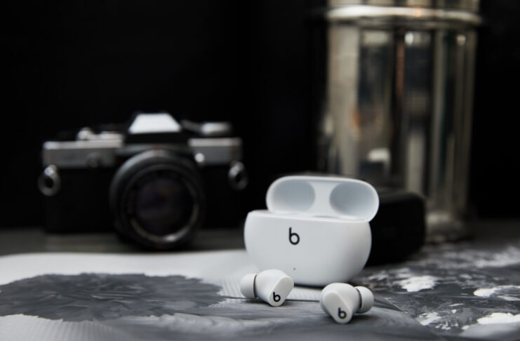 Recensione Beats Studio Buds, quando la virtù sta nel mezzo