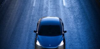 Tesla Autopilot è sotto indagine per incidenti