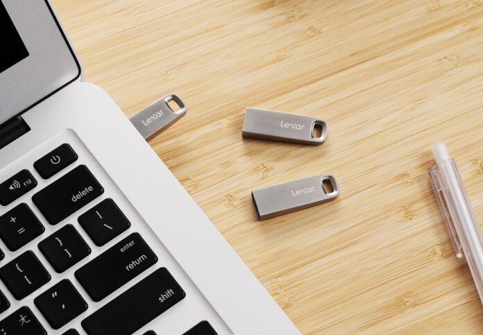 Lexar JumpDrive M45 è la chiavetta USB con stile e prestazioni