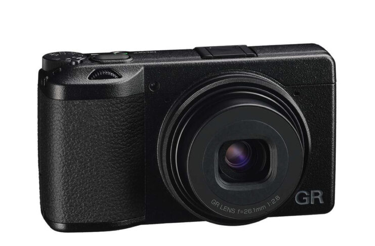 Ricoh presenta GR IIIx, street photography con obiettivo 40 mm