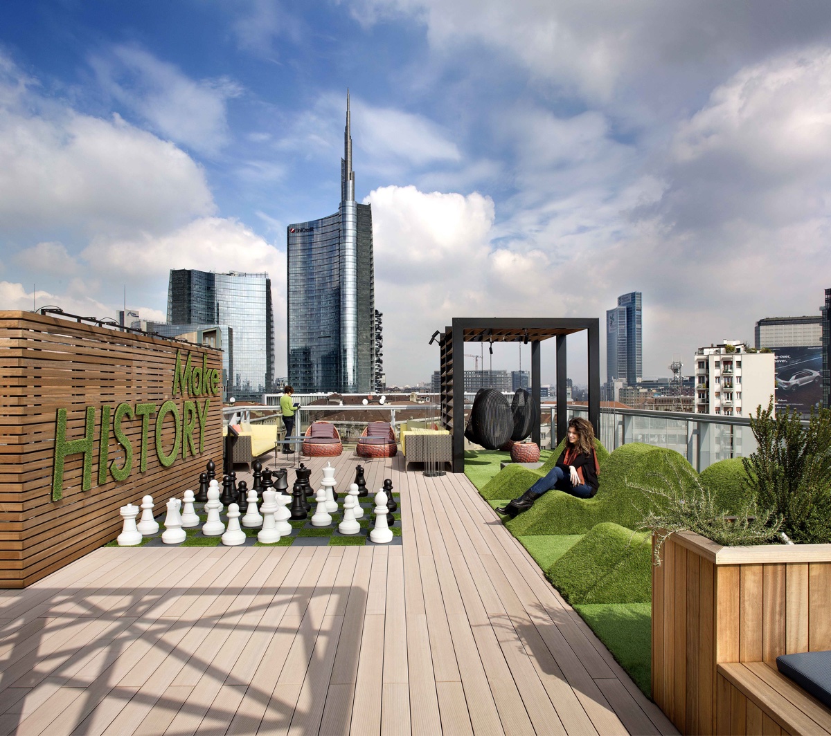 Amazon assume a Milano, i dipendenti in Italia sono oltre 12.500 Amazon assume a Milano, i dipendenti in Italia sono oltre 12.500