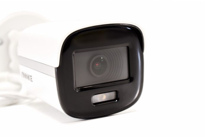 ANNKE vi regala una camera NC400 per vedere il buio a colori