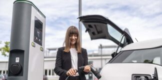 Bosch, un cavo di ricarica per auto elettriche senza scatola di controllo
