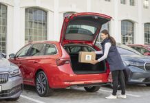 Car Access, gli acquisti online si consegnano nell’auto Skoda Car Access, un servizio di Skoda per la consegna in auto degli acquisti