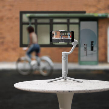 DJI OM5 porta la stabilizzazione da cinema su smartphone