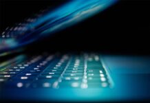 Il semiconduttore dei record è spesso soltanto uno strato atomico Creato un semiconduttore spesso uno strato atomico